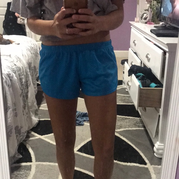 Shorts - Picture 2 of 4
